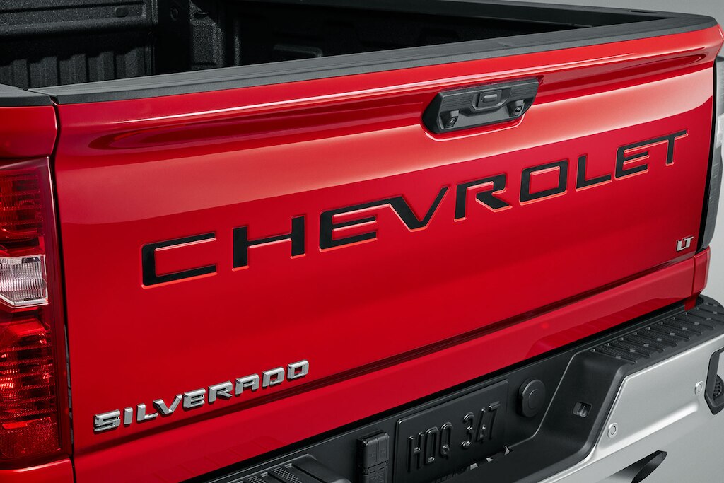 Letras Chevrolet color negro para puerta de caja para Cheyenne ZR2 BISON 2025